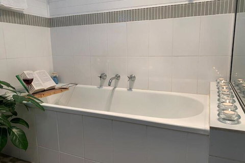 Short Stays Gippsland (Newborough) - South Australia Travel 5