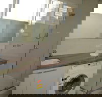 Twin Towers 504B - South Australia Travel