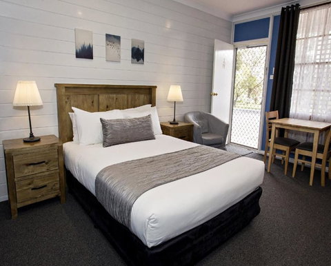 Colonial Motel And Serviced Apartments - South Australia Travel 5