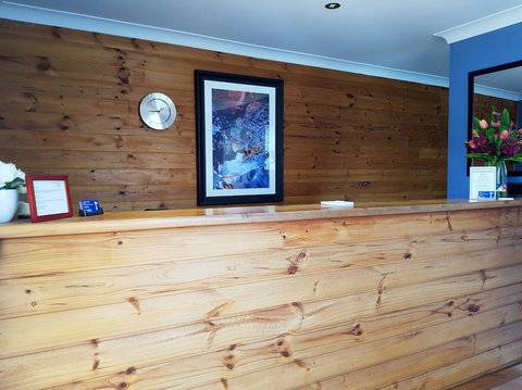 Colonial Motel And Serviced Apartments - South Australia Travel 0