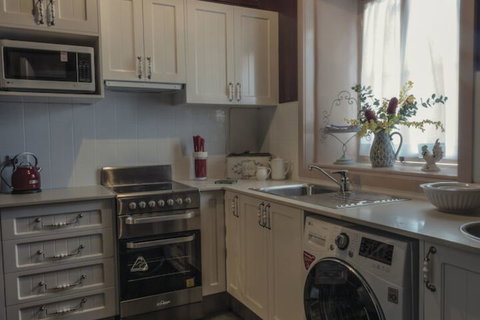 Hartley Historic Cottages - South Australia Travel 3