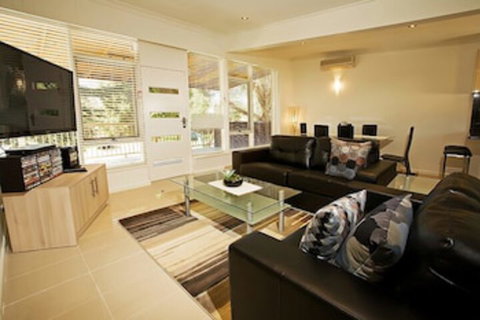 Beach House Units - 2 - South Australia Travel 0