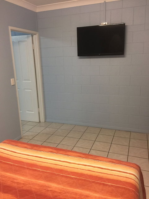 Westside Tavern And Motel - South Australia Travel 1