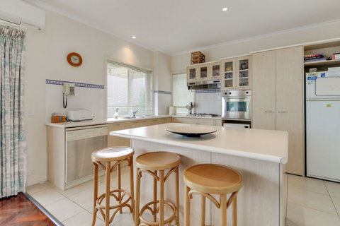 Aegina - South Australia Travel 6