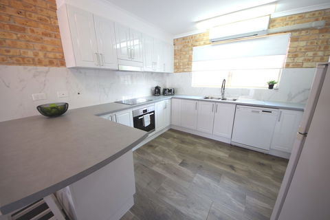 Ocean Shores Unit  No 4 - South Australia Travel 2