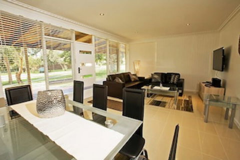 Beach House Units - 1 - South Australia Travel 0