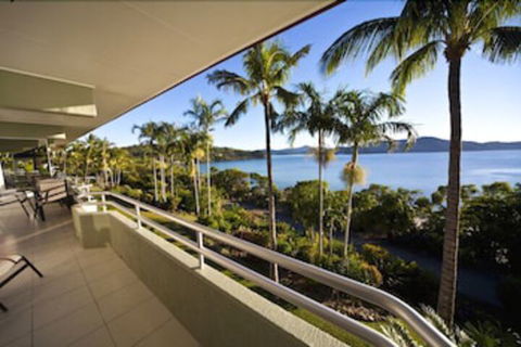 Lagoon 202 On Hamilton Island - South Australia Travel 3