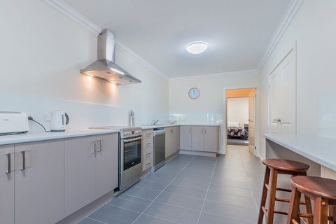 Thompson Avenue Apartments No.1 - South Australia Travel 2