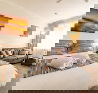 Ocean Sunset Glenelg Central Studio Apt