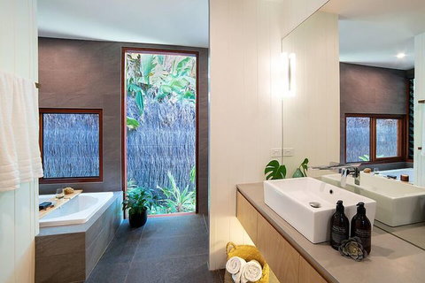 Byron Beach Retreats - The BungalowÂ  - South Australia Travel 6