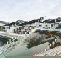 Caves Coastal Bar  Bungalows - South Australia Travel