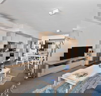 One Oak - South Australia Travel