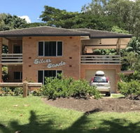 Silver Sands - A Unique Retro Beauty