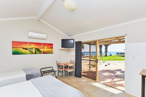 RAC Monkey Mia Dolphin Resort - South Australia Travel 6