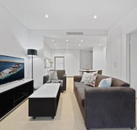 Peaceful Water Side Retreat with Huge Courtyard - South Australia Travel