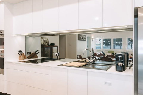 Deco Beach Luxury Apartments - South Australia Travel 1