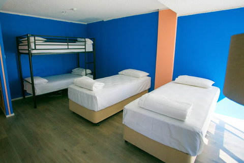 Rainbow Bay Backpackers - South Australia Travel 5