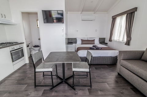 Lake Boga Caravan Park - South Australia Travel 4