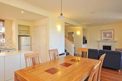 Villa Petit Verdot Located Within Cypress Lakes - South Australia Travel 3