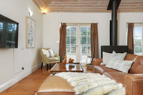 Brokenback Views Country Estate - South Australia Travel 6