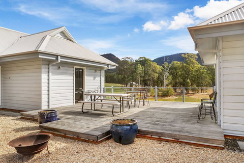 Brokenback Views Country Estate - South Australia Travel 2