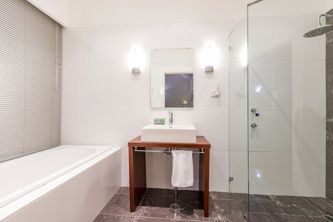 Brokenback Views Country Estate - South Australia Travel 5