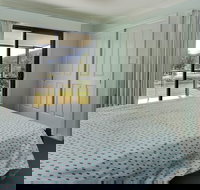 Anchor Down at Hat Head - South Australia Travel