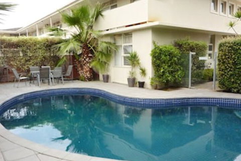 Fantasia Glenelg Studio Apartments - South Australia Travel 4