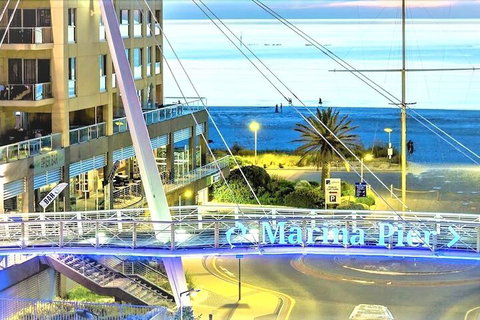 Fantasia Glenelg Studio Apartments - South Australia Travel 3