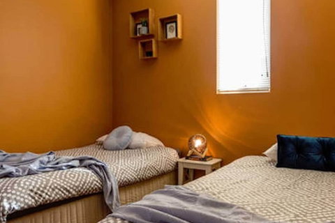 Mika, 2bdr Fitzroy Pad With Secure Parking - South Australia Travel 7