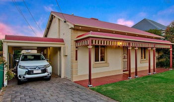 Adelaide 4 Bedroom House With Pool - South Australia Travel 1