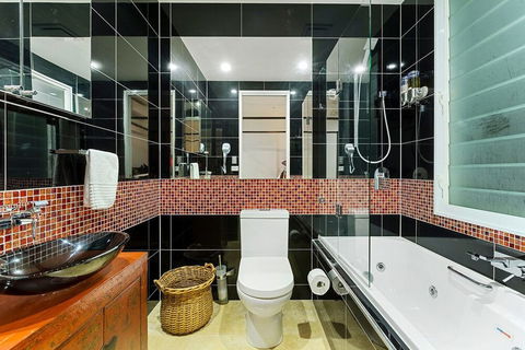 Ocean Pearl On Eclipse - South Australia Travel 6