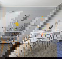 Family Romance Fun on Kings Beach - South Australia Travel