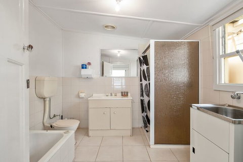 46 Chapel Street - South Australia Travel 6