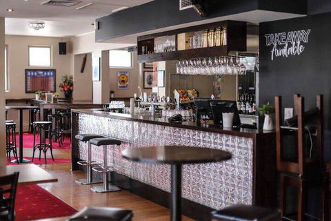 Royal Derby Hotel - South Australia Travel 1