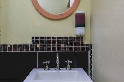 Royal Derby Hotel - South Australia Travel 6