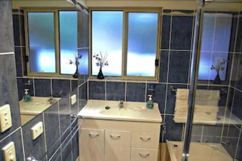 SeaShells Penneshaw - South Australia Travel 5