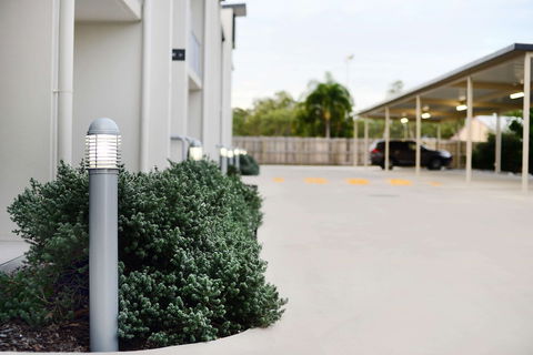 Oaks Middlemount Suites - South Australia Travel 0