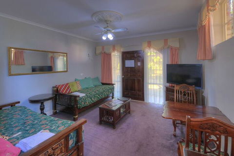 Hatchers Richmond Manor - South Australia Travel 6