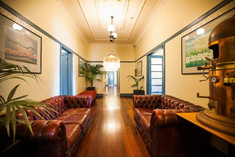 Captain Stirling Hotel - South Australia Travel 1