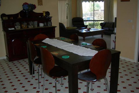 Busy Buzz B & B - South Australia Travel 5