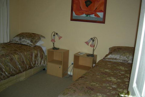 Busy Buzz B & B - South Australia Travel 2