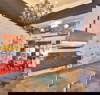 Indulge Apartments - Eighth Street - South Australia Travel