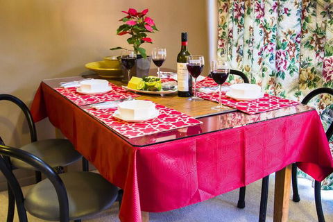 Crimson Villa - South Australia Travel 4