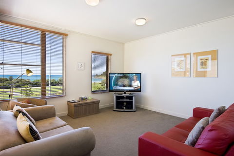 Lornebeach Apartments - South Australia Travel 6