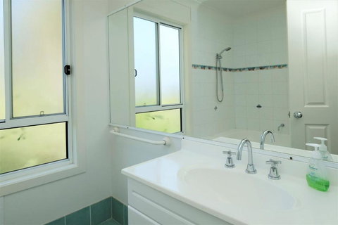 SPINNAKER 1 - South Australia Travel 6