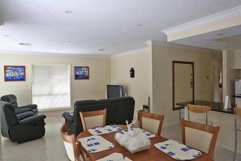 Marina Holiday Home - South Australia Travel 2