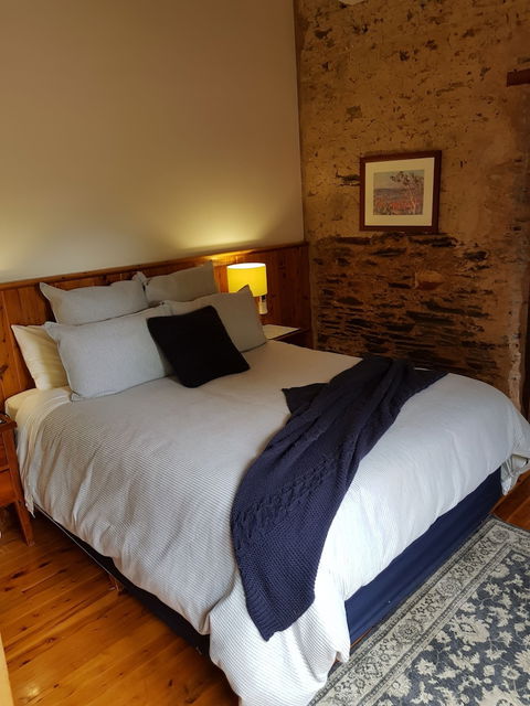 William Hunts Retreat Cypress Studio - South Australia Travel 3