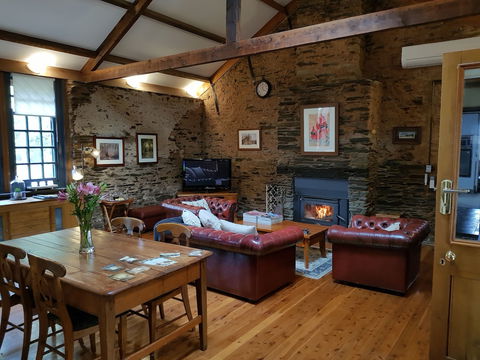 William Hunts Retreat Cypress Studio - South Australia Travel 1