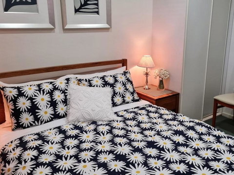 The Artisan 3BR House In The City - South Australia Travel 6